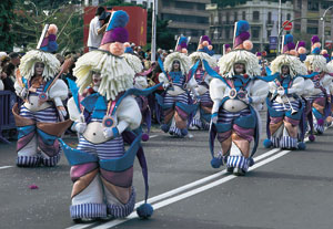 La fiesta de Carnaval en Santa Cruz de Tenerife y Cádiz
